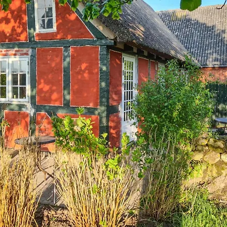 아파트 Cozy In With Kitchen Fåborg